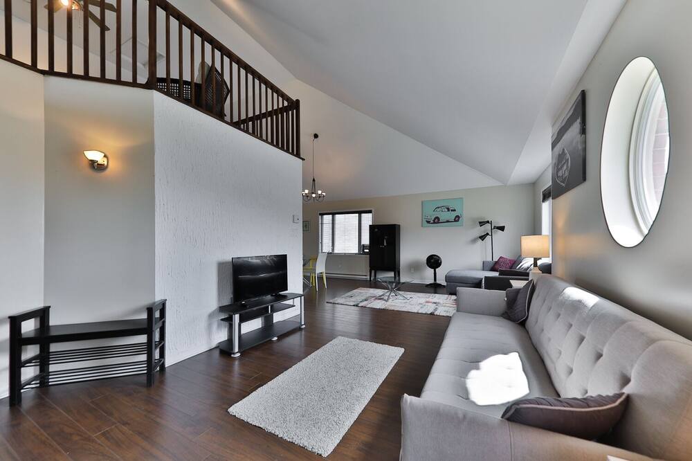 Photo of Livingroom in Brossard