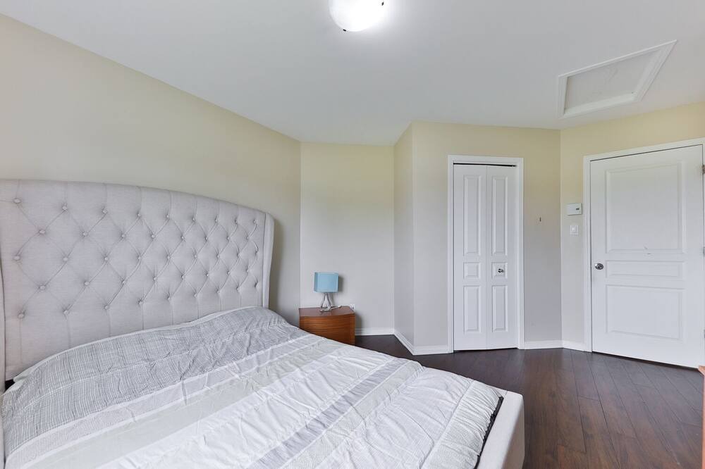 Photo of Bedroom in Brossard