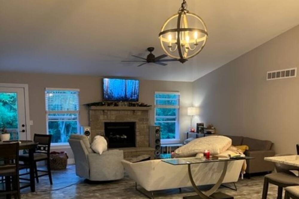 Photo of Livingroom in St. Charles