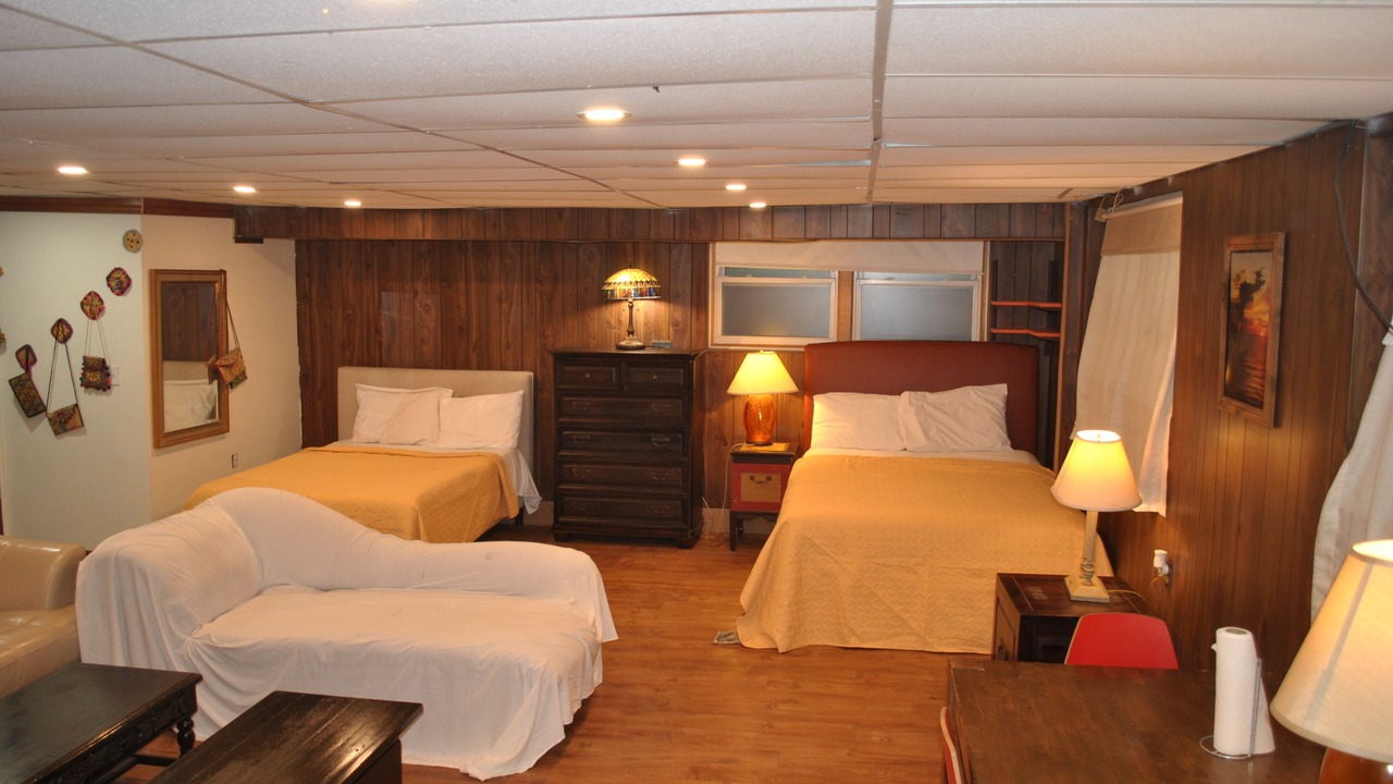 Photo of Bedroom in Weequahic