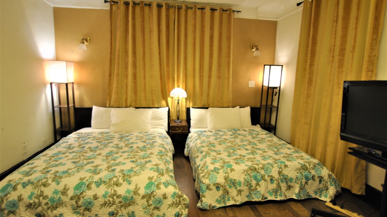 Photo of Bedroom in Weequahic