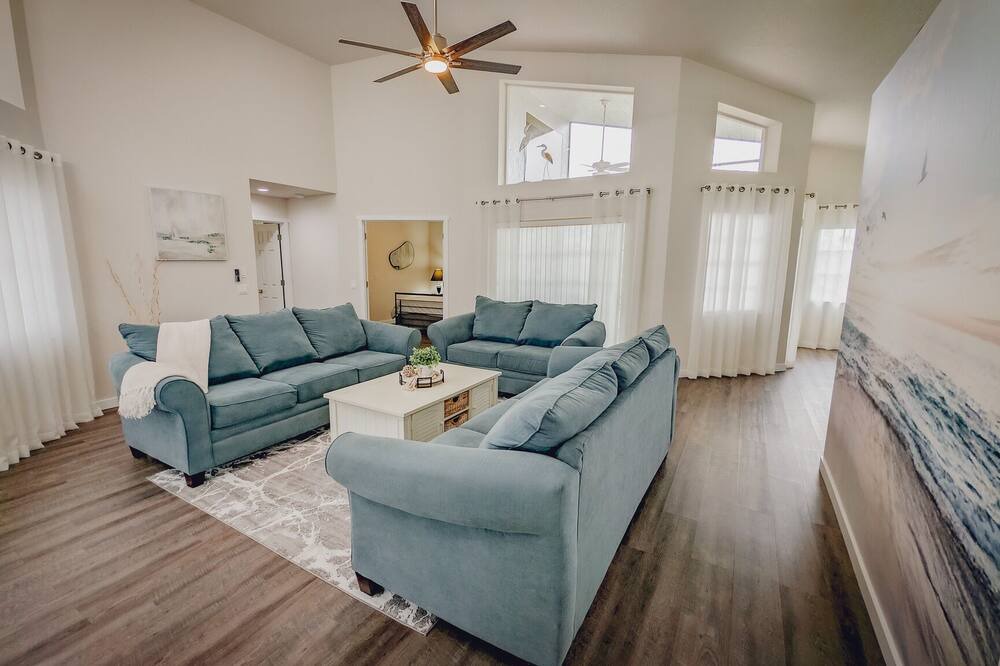 Photo of Livingroom in Placida