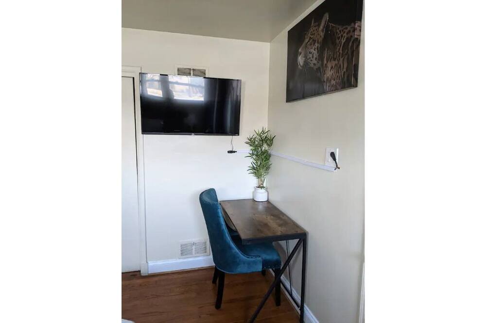Photo of Bedroom in Hillandale