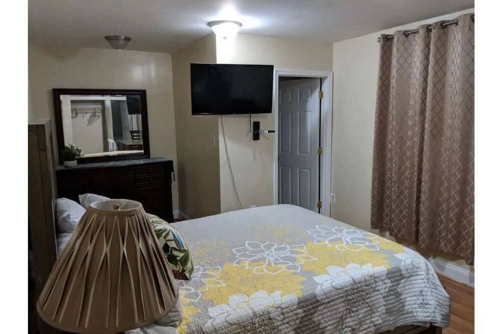 Photo of Bedroom in Hillandale