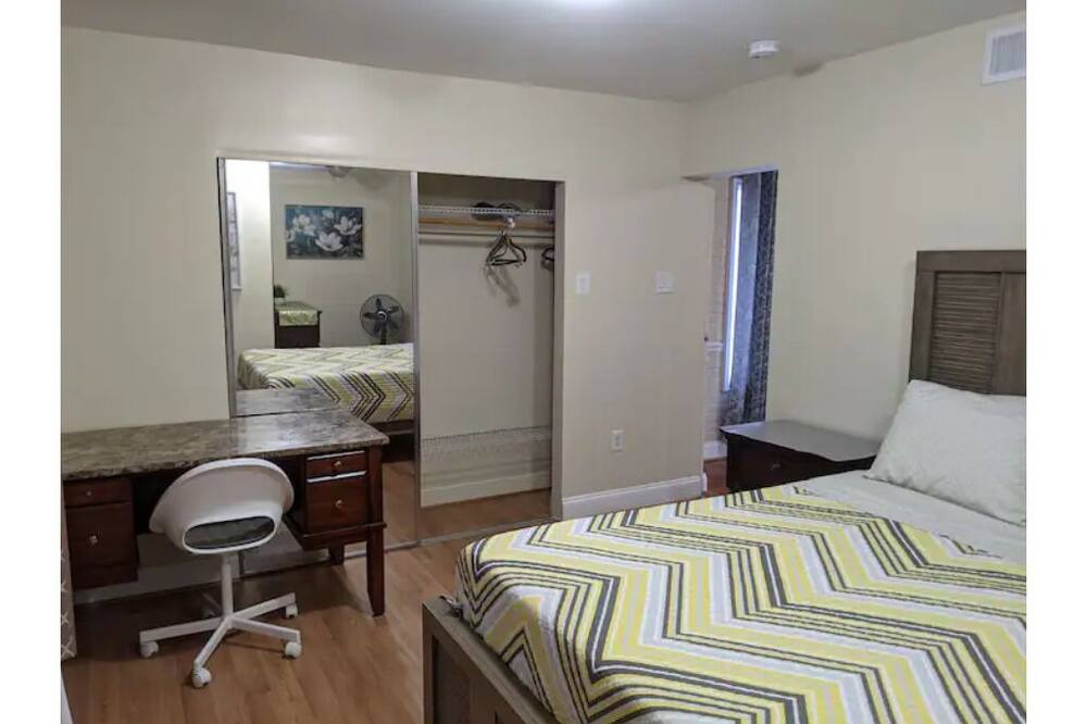 Photo of Bedroom in Hillandale