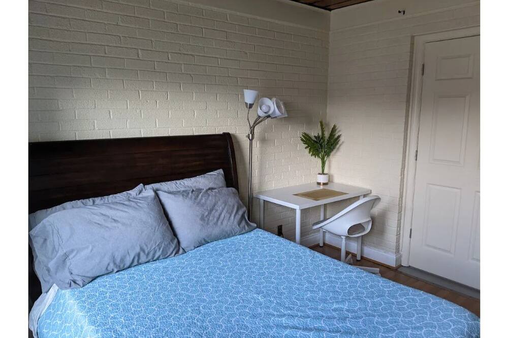 Photo of Bedroom in Hillandale