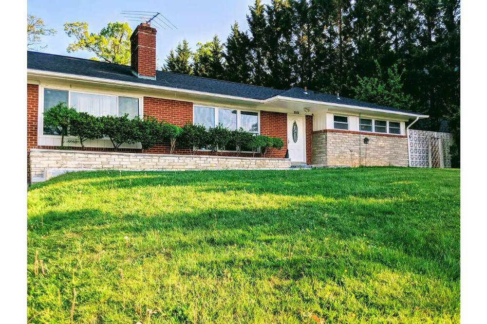 Photo of Outdoor in Hillandale
