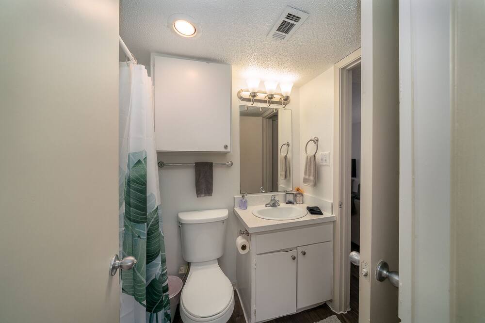 Photo of Bathroom in Hyde Park