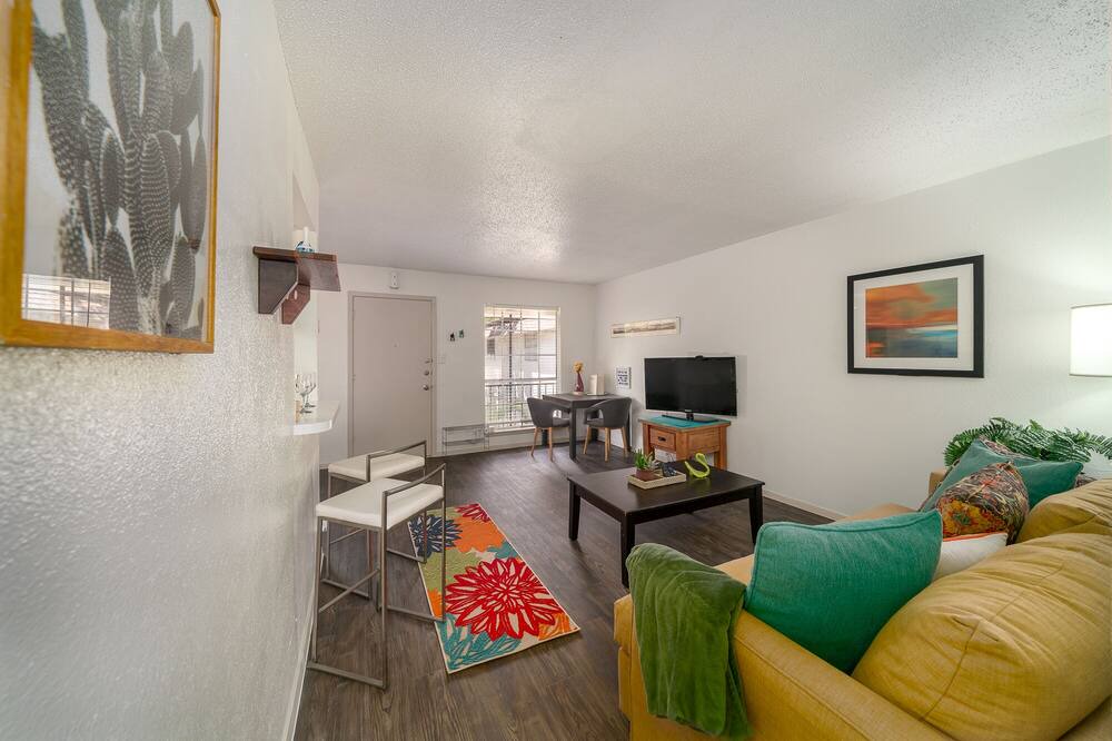 Photo of Livingroom in Hyde Park