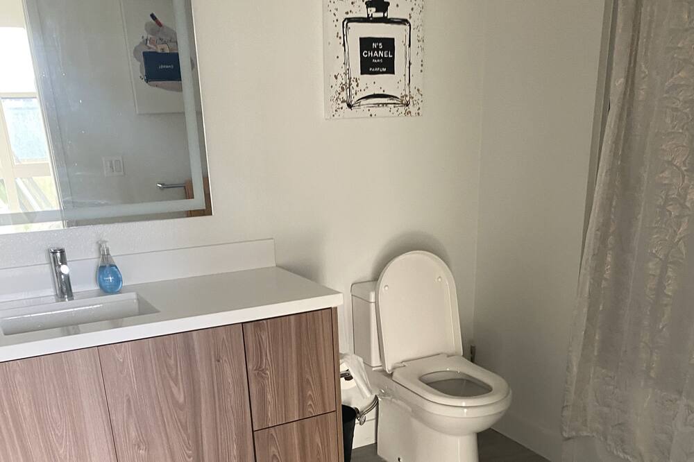 Photo of Bathroom in Old Pasadena