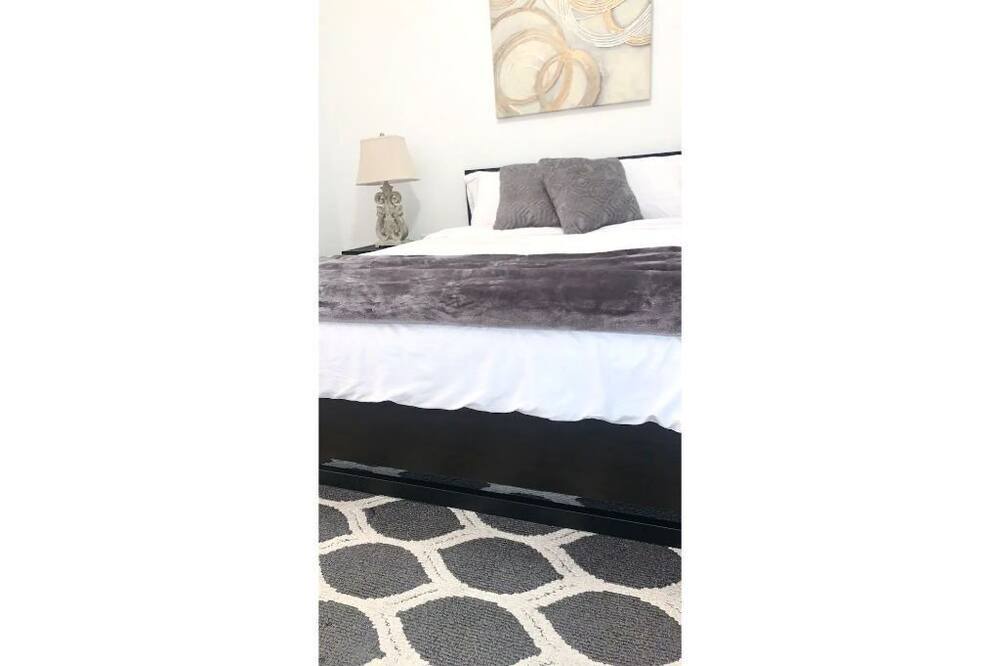 Photo of Bedroom in South Main Historic District
