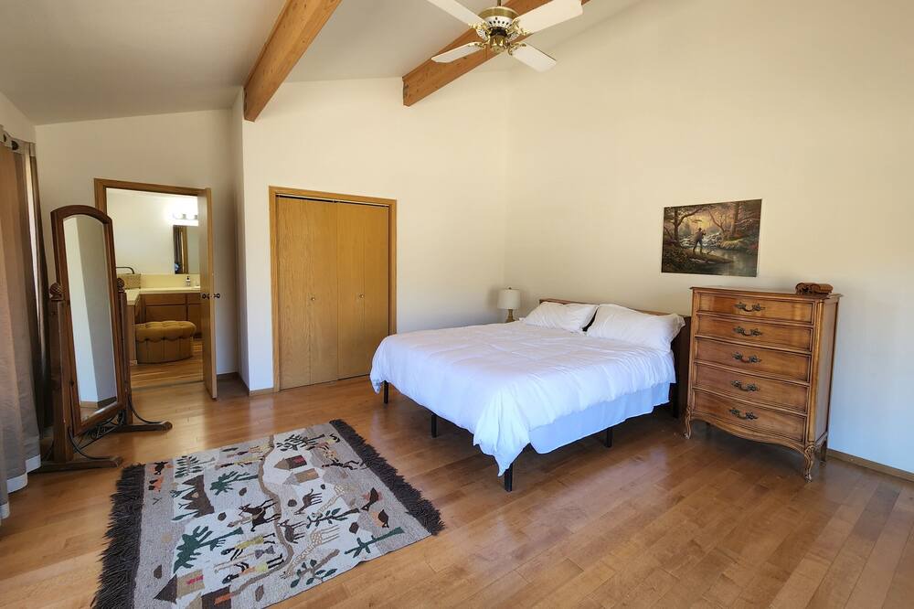 Photo of Bedroom in Paicines