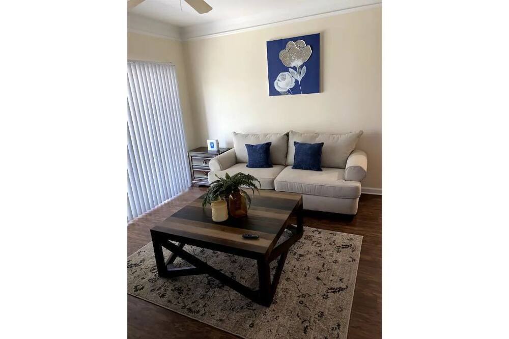 Photo of Livingroom in Westchase