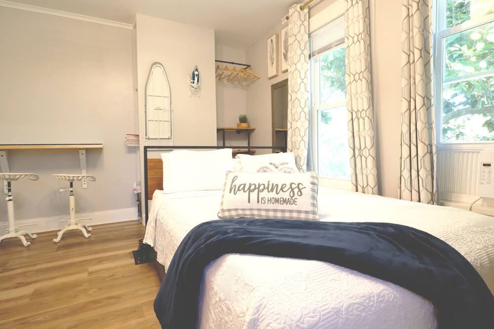 Photo of Bedroom in Woodbury