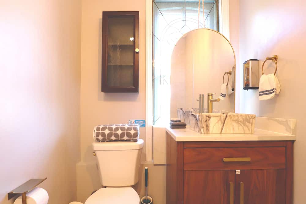 Photo of Bathroom in Woodbury