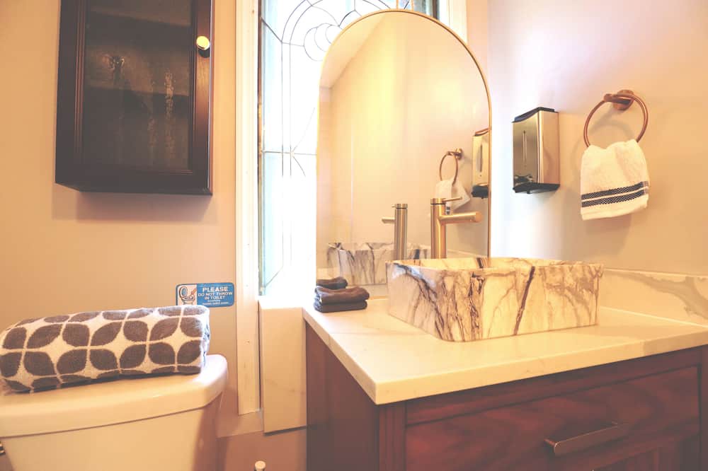 Photo of Bathroom in Woodbury