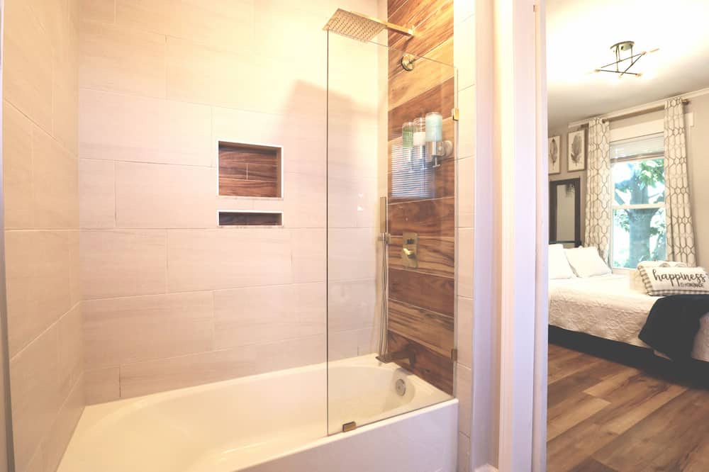 Photo of Bathroom in Woodbury