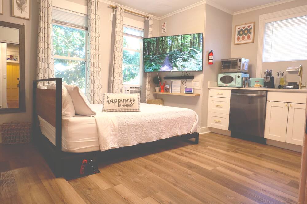 Photo of Bedroom in Woodbury