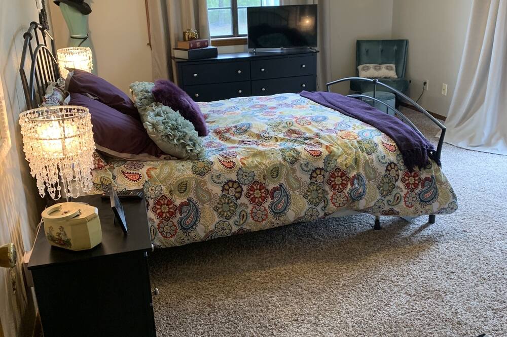 Photo of Bedroom in Pettit