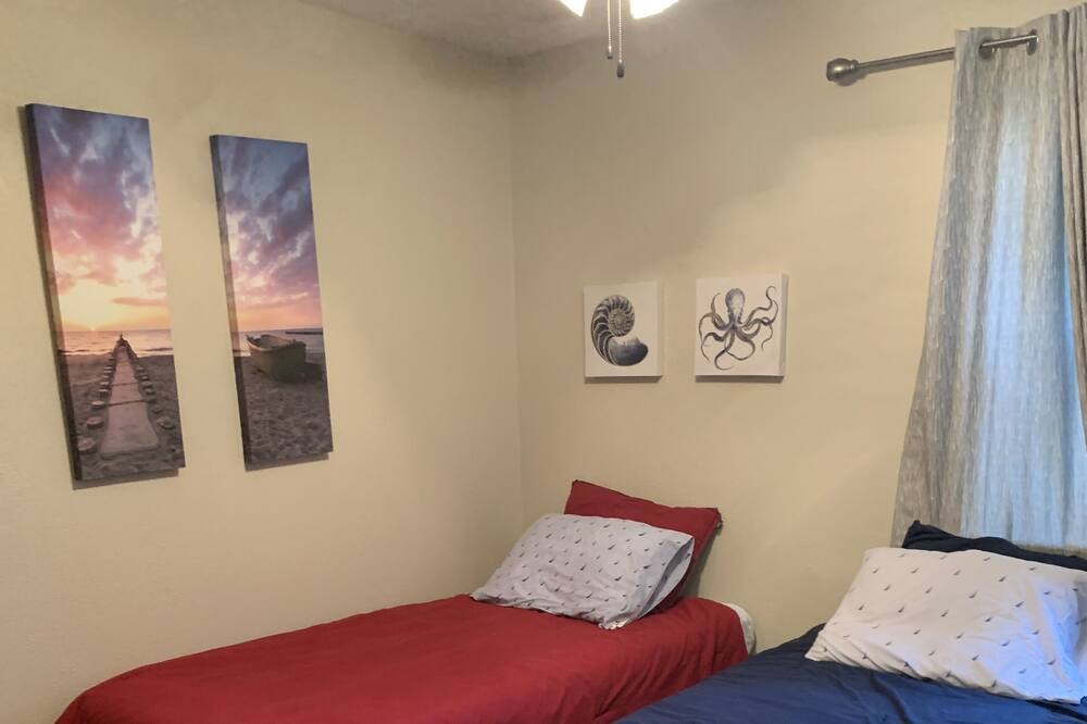 Photo of Bedroom in Pettit