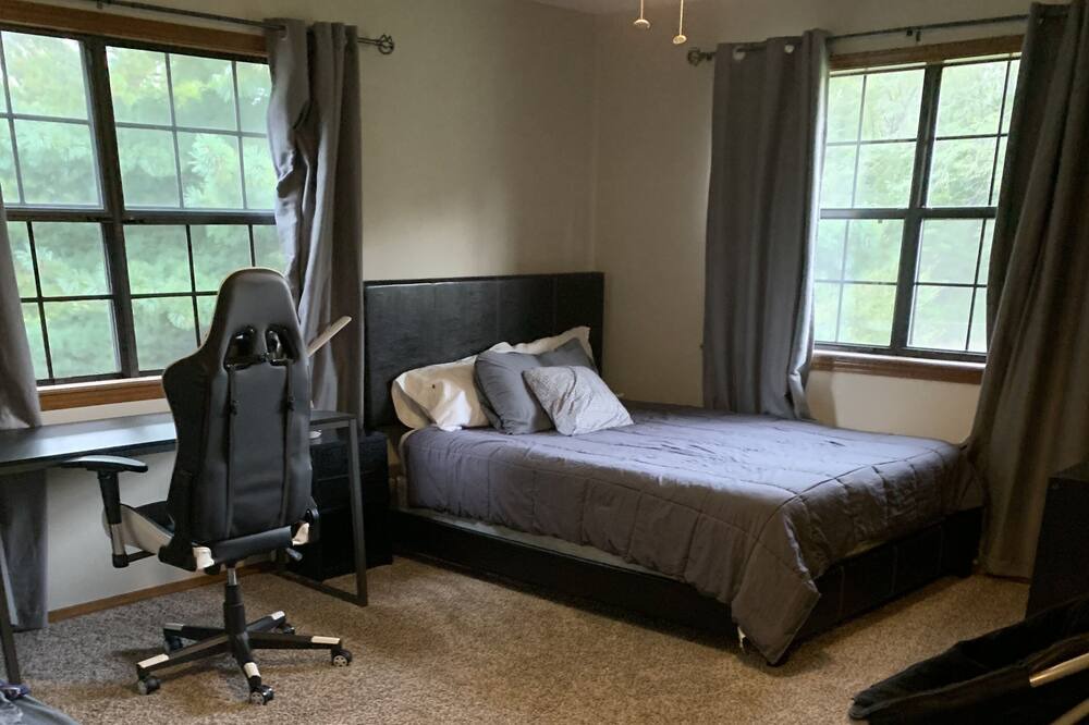 Photo of Bedroom in Pettit