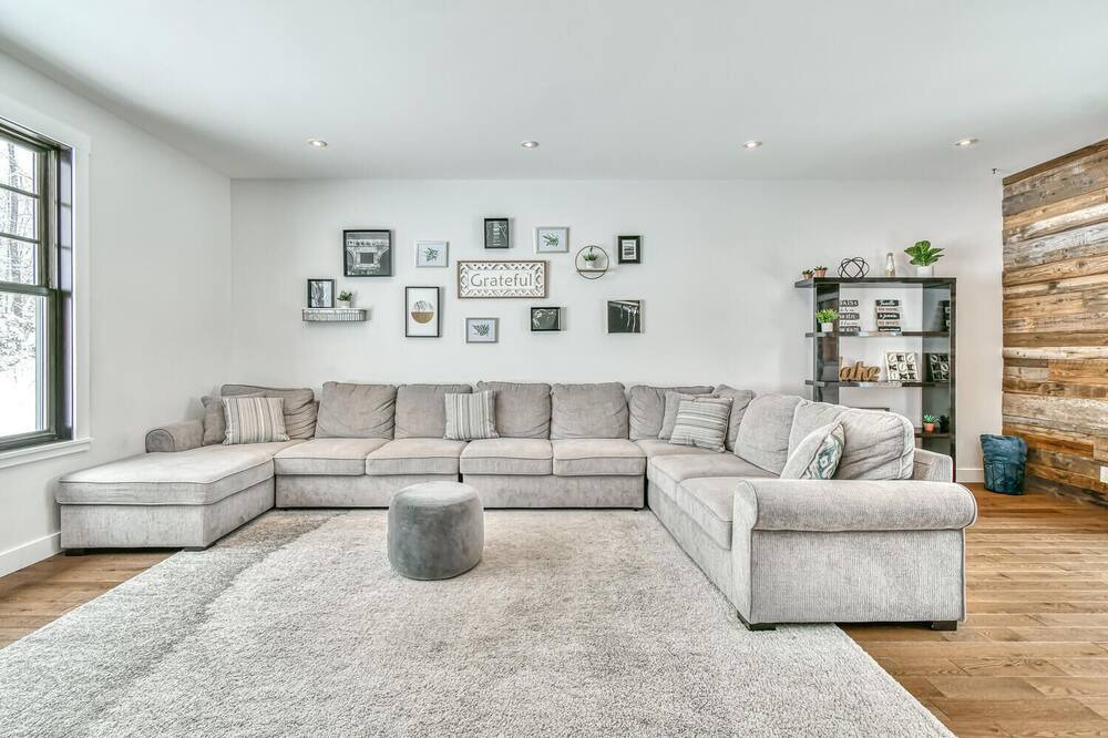 Photo of Livingroom in Saint-Faustin-Lac-Carre