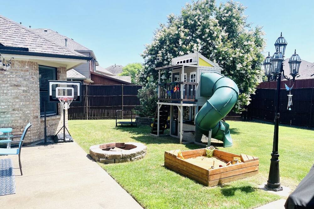 Photo of Others in Allen