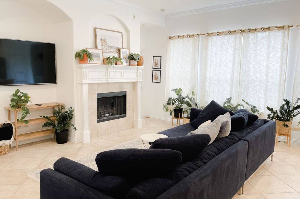 Photo of Livingroom in Allen