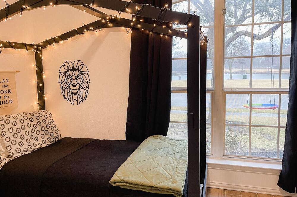 Photo of Bedroom in Allen