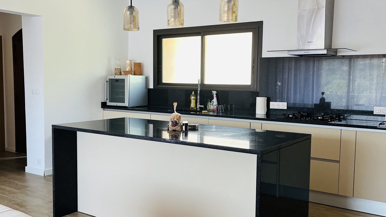 Photo of Kitchen in Ville-di-Paraso