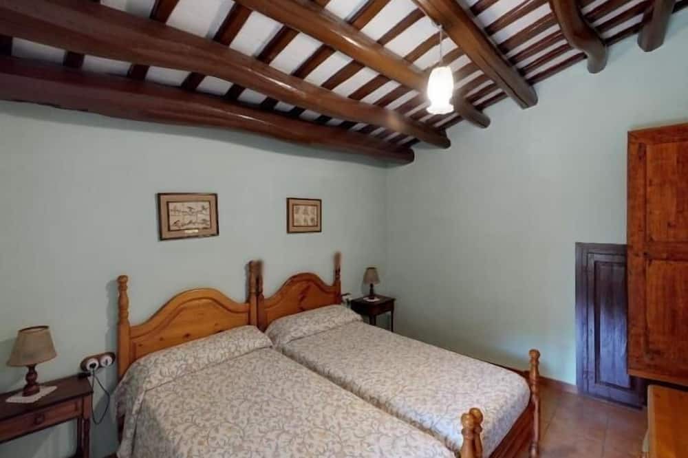 Photo of Bedroom in Santa Eulalia de Roncana