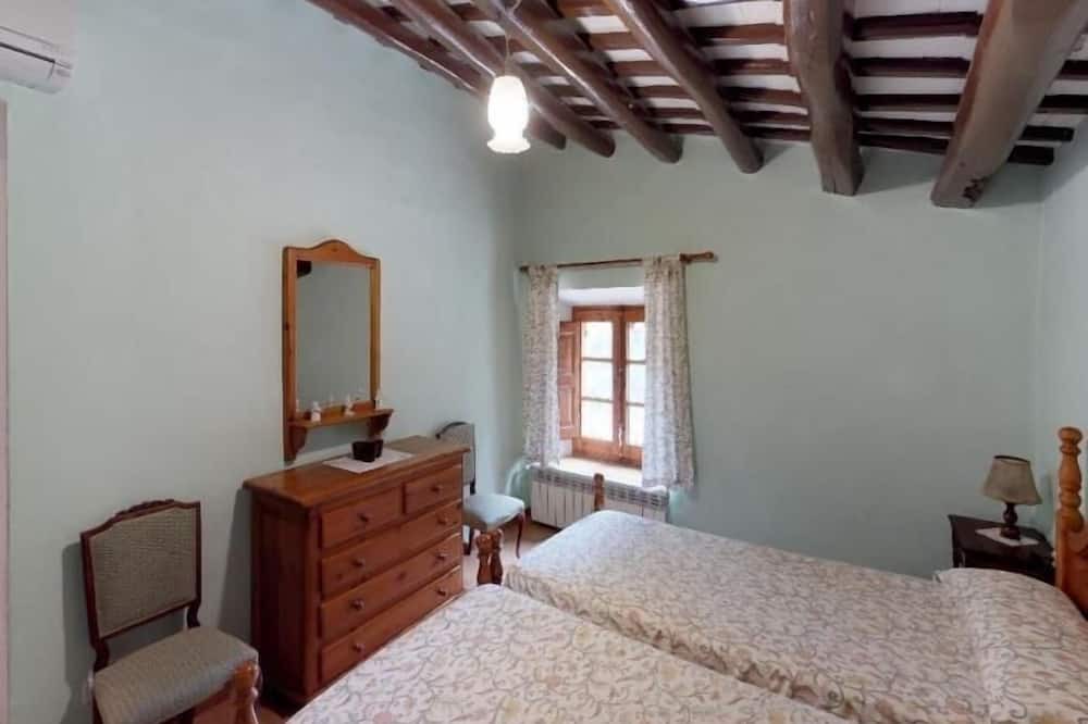 Photo of Bedroom in Santa Eulalia de Roncana