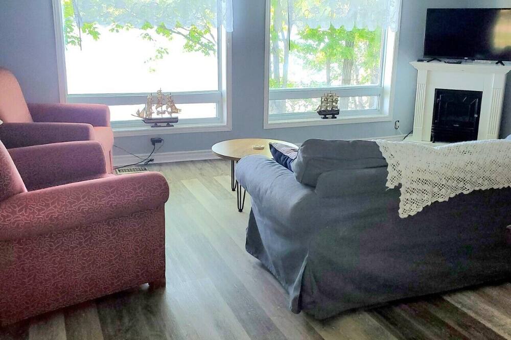 Photo of Bedroom in Frontenac