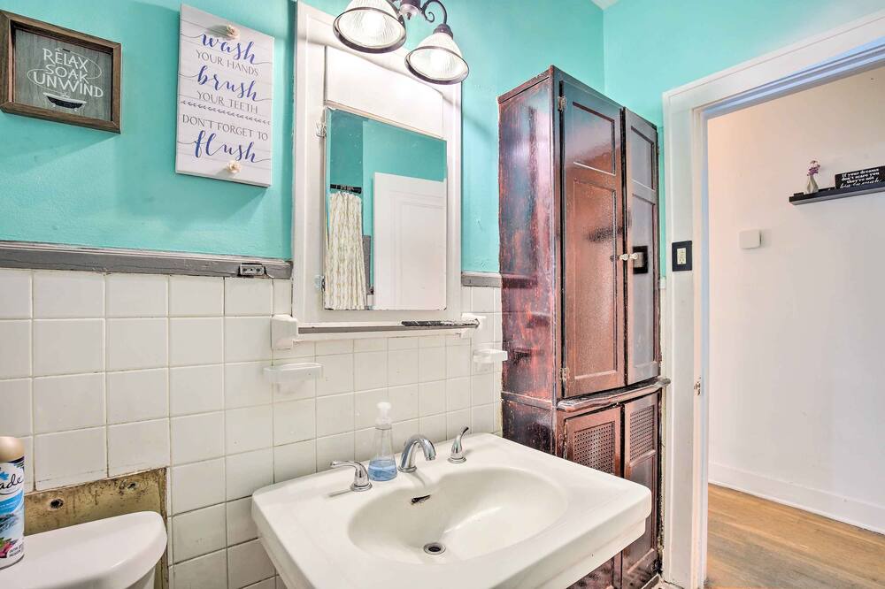 Photo of Bathroom in Highland Park