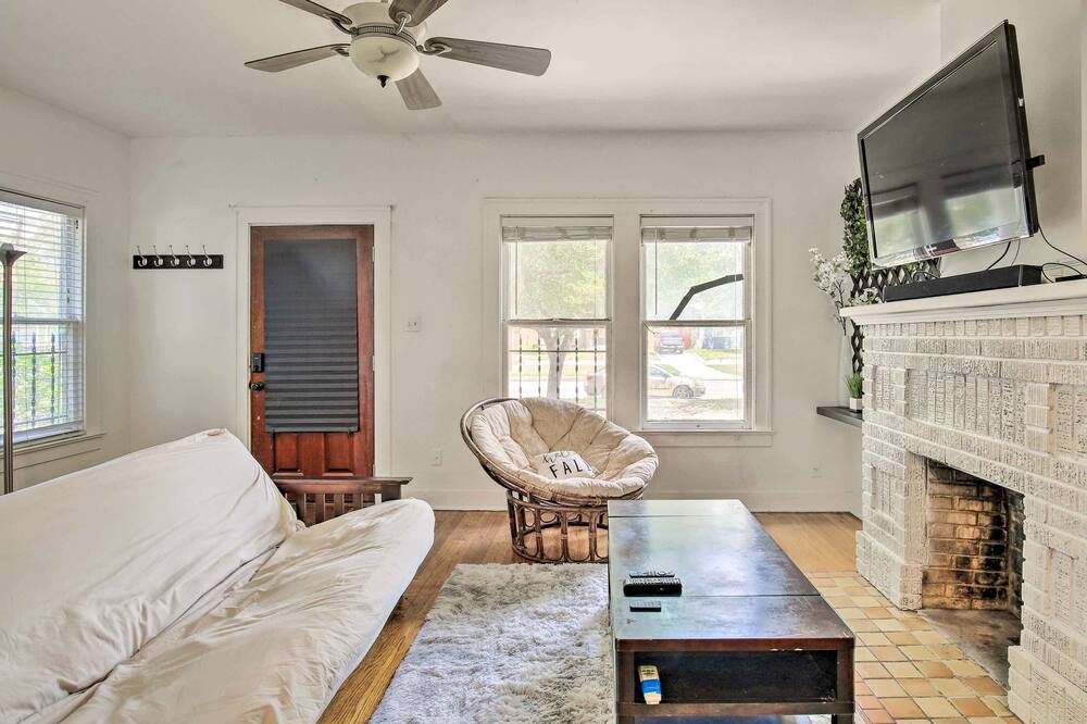 Photo of Livingroom in Highland Park