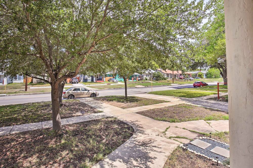 Photo of Outdoor in Highland Park