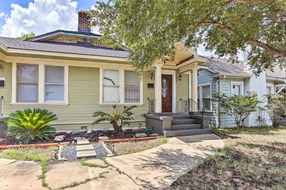 Photo of Outdoor in Highland Park