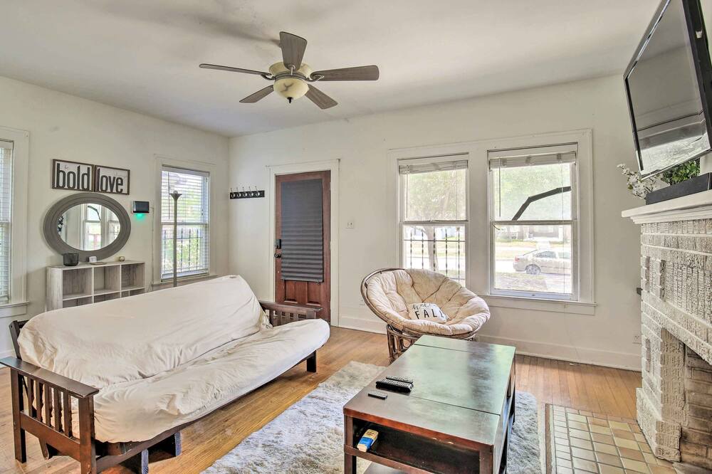 Photo of Livingroom in Highland Park