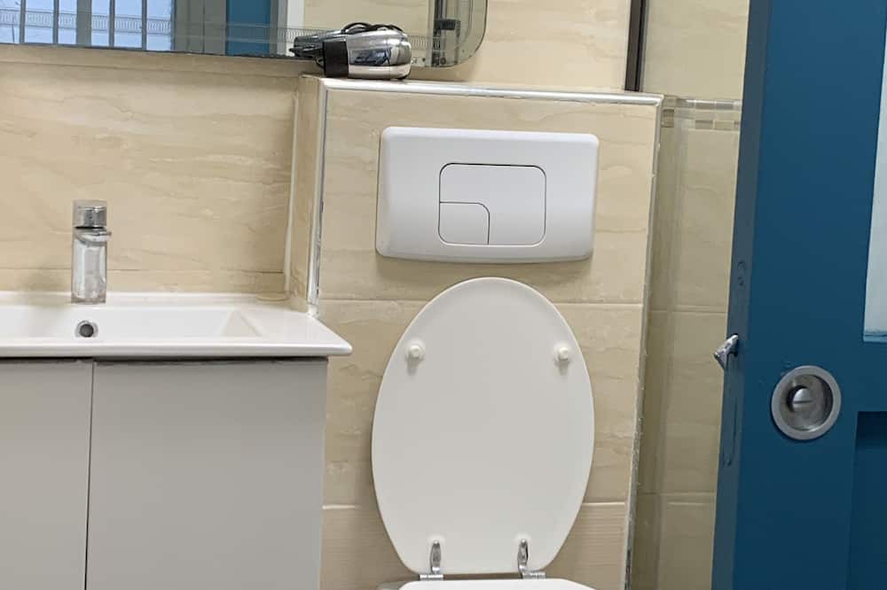 Photo of Bathroom in Le Kremlin-Bicetre