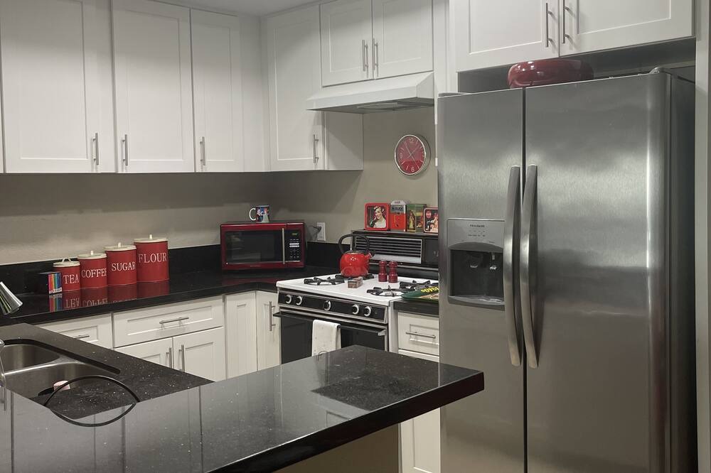 Photo of Kitchen in Cathedral City