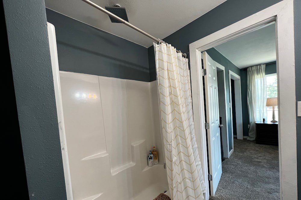 Photo of Bathroom in Powderly