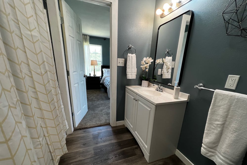 Photo of Bathroom in Powderly