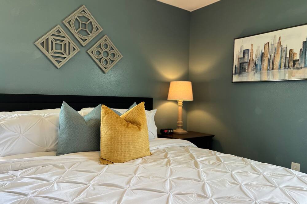 Photo of Bedroom in Powderly