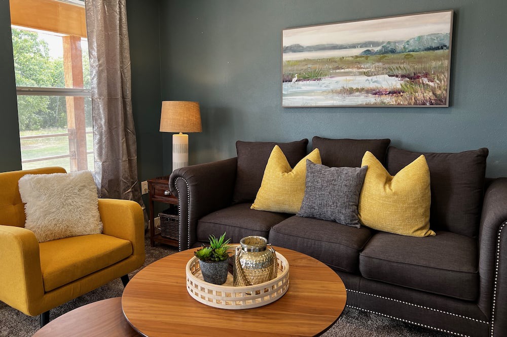 Photo of Livingroom in Powderly