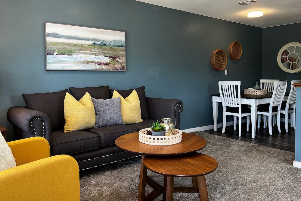 Photo of Livingroom in Powderly