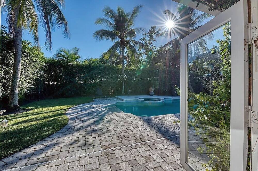 Photo of Outdoor in Juno Beach
