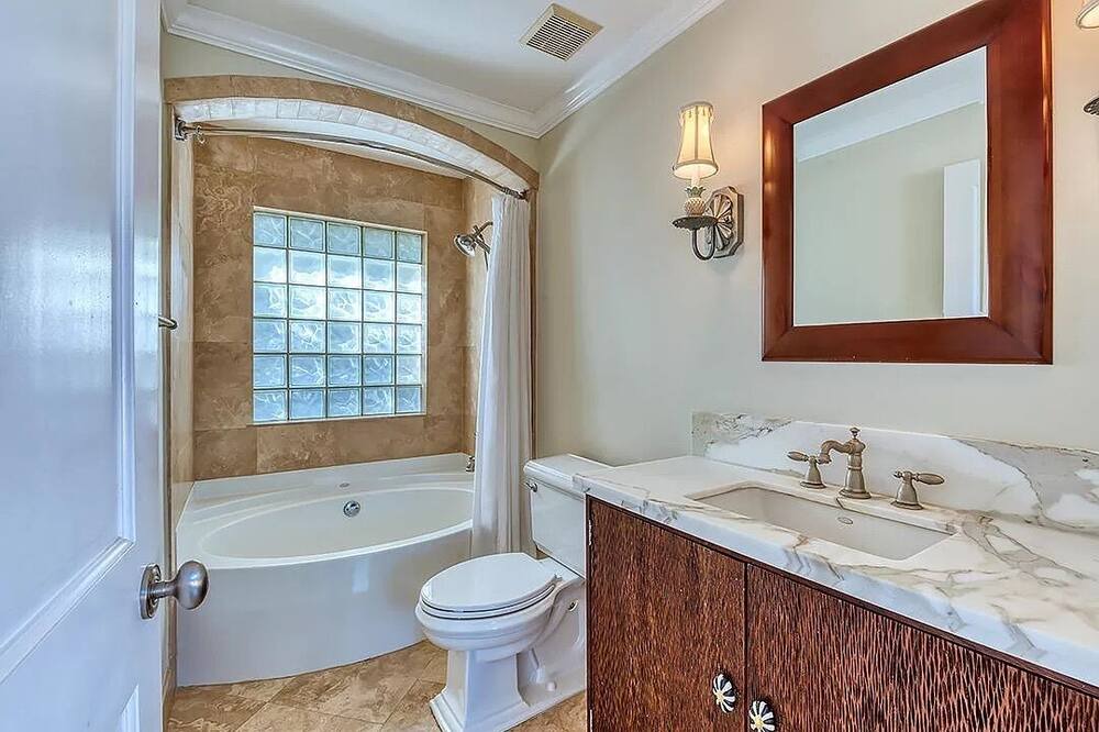 Photo of Bathroom in Juno Beach