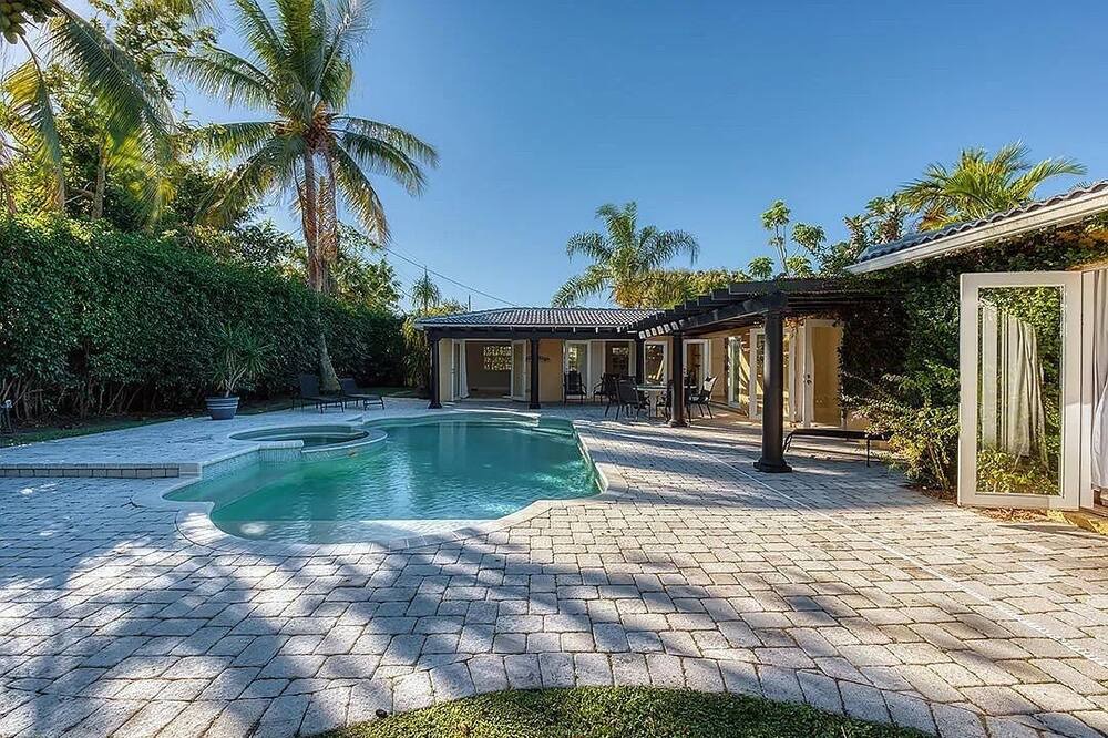 Photo of Outdoor in Juno Beach
