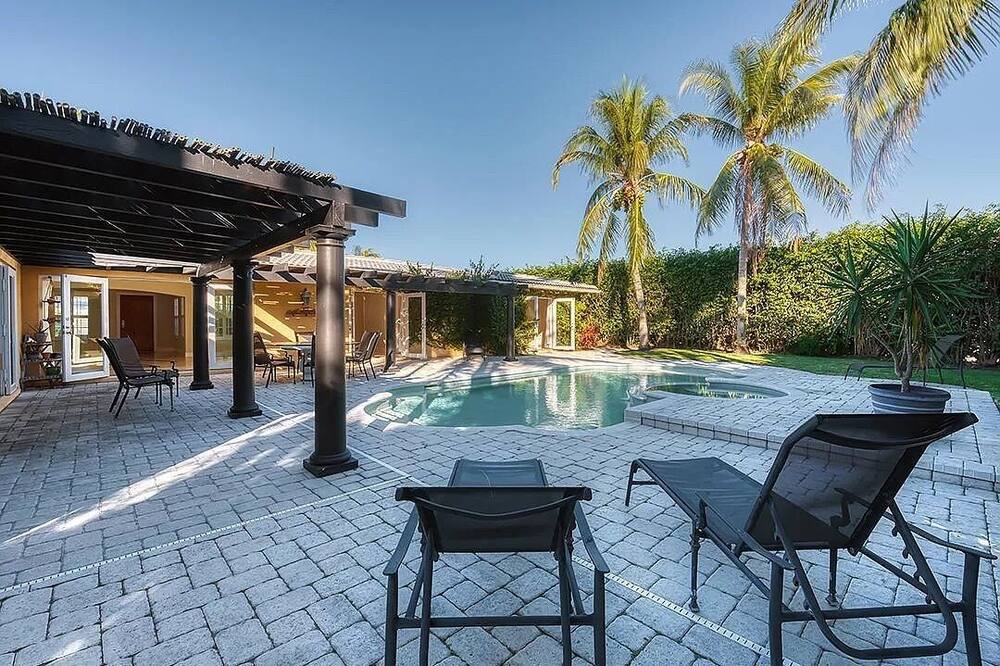Photo of Outdoor in Juno Beach