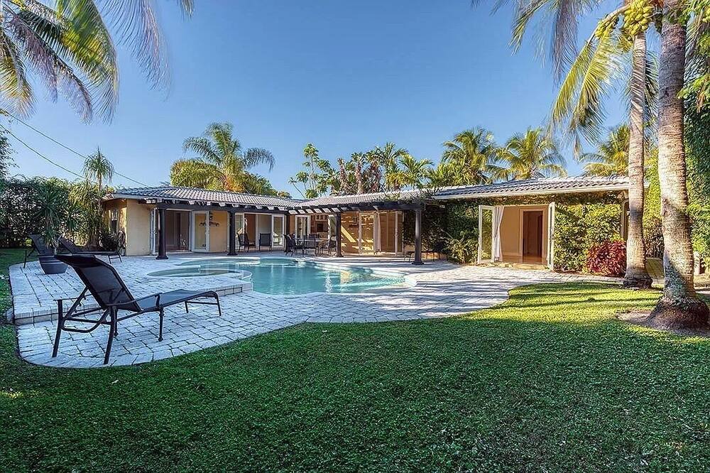 Photo of Outdoor in Juno Beach